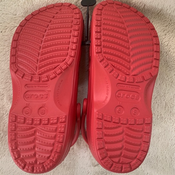 👑PRICE FIRM✅ Brand new Red Baya Crocs - Picture 4 of 12